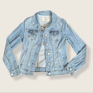 Guess light wash denim jean jacket medium